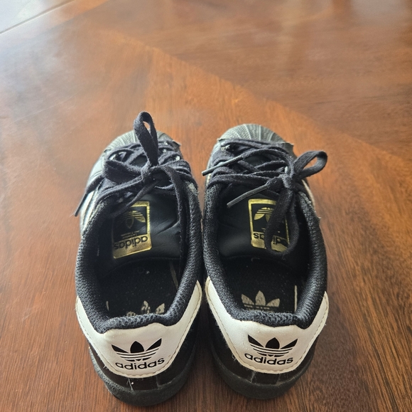 Adidas superstar - Picture 3 of 4